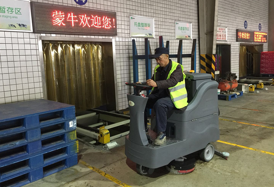 洗地機(jī),駕駛式洗地機(jī),手推式洗地機(jī),四川洗地機(jī)廠家,成都洗地機(jī),全自動(dòng)洗地機(jī),國產(chǎn)洗地機(jī),
