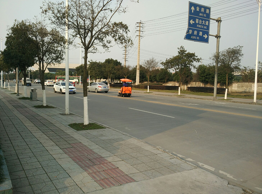四川電動掃地車