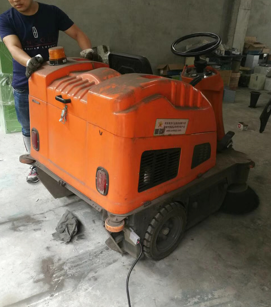 四川掃地車(chē)維修,成都電動(dòng)掃地車(chē)維修,成都掃地機(jī)維修,四川掃地機(jī)廠家維修,成都電動(dòng)掃地機(jī)維修,奧科奇掃地車(chē)維修,四川國(guó)產(chǎn)掃地機(jī)維修