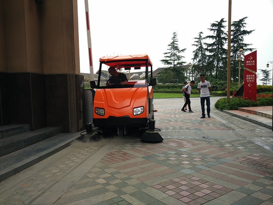 四川掃地車廠家