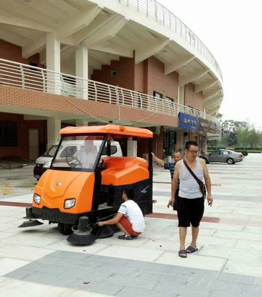 四川掃地車維修,成都電動(dòng)掃地車維修,成都掃地機(jī)維修,四川掃地機(jī)廠家維修,成都電動(dòng)掃地機(jī)維修,奧科奇掃地車維修,四川大型掃地機(jī)維修