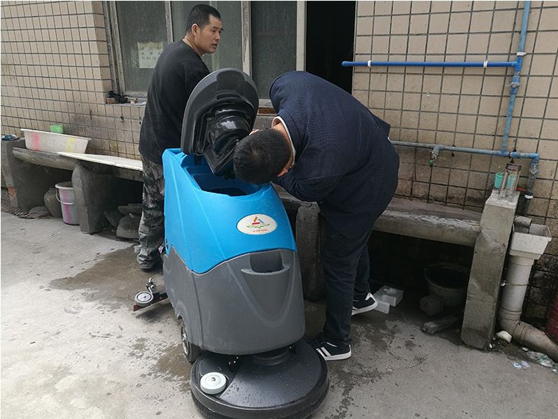 四川全自動洗地機(jī),成都駕駛式洗地機(jī),成都手推式洗地機(jī),四川全自動洗地機(jī)廠家,成都洗地機(jī),全自動洗地機(jī),四川洗地機(jī)