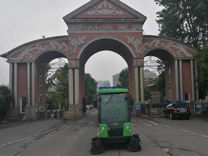 綿陽(yáng)掃地機(jī),綿陽(yáng)電動(dòng)掃地機(jī),四川綿陽(yáng)掃地車(chē),四川綿陽(yáng)物業(yè)掃地車(chē),德陽(yáng)工業(yè)掃地車(chē),德陽(yáng)駕駛式電動(dòng)掃地車(chē)