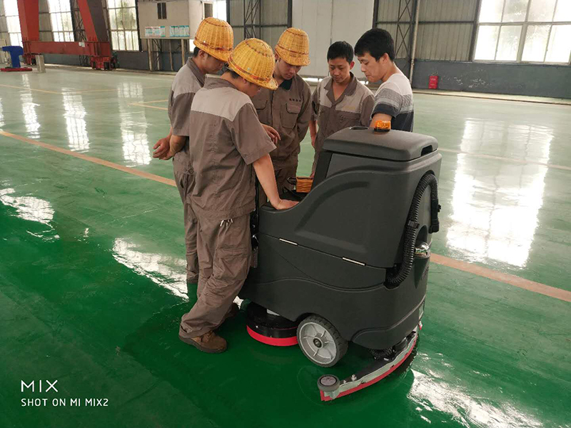 德陽駕駛式洗地機(jī)