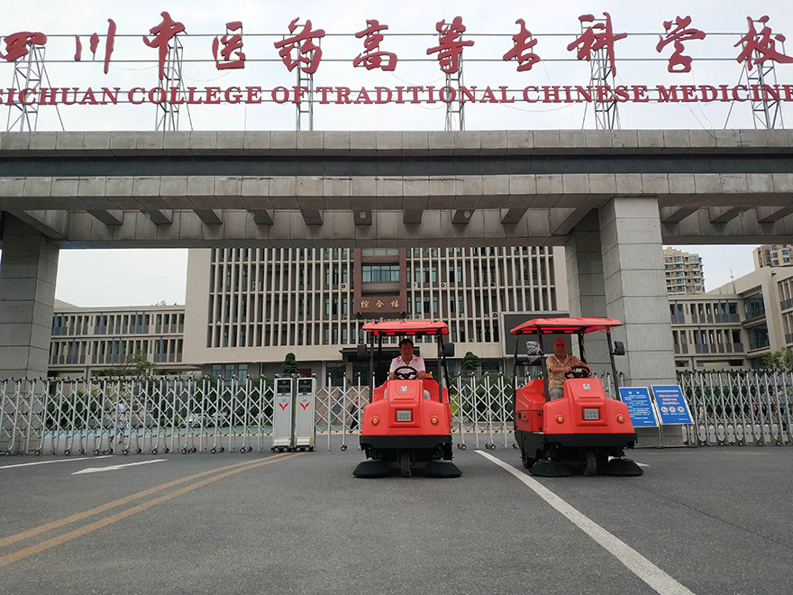 綿陽掃地機,成都駕駛式掃地機,電動半封閉式掃地機