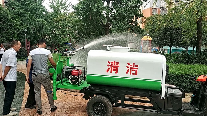綠化灑水車(chē)