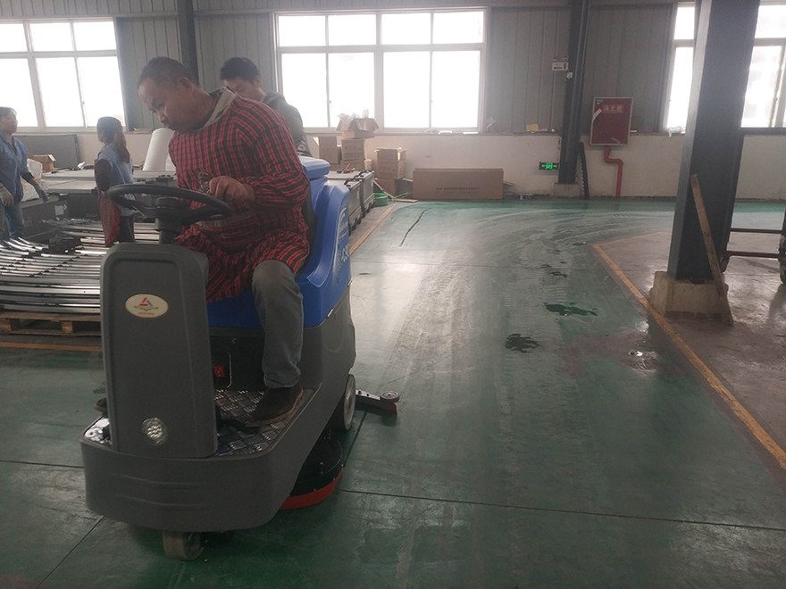 成都駕駛式洗地機(jī),成都工廠洗地機(jī),成都車間洗地機(jī),成都電動洗地機(jī)