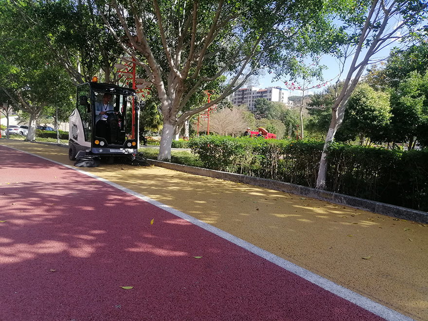 攀枝花公園掃地機(jī),攀枝花駕駛式掃地機(jī),攀枝花電動掃地機(jī)
