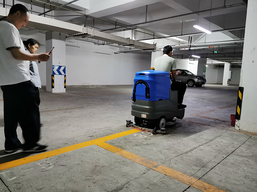 成都駕駛式洗地機,四川駕駛式洗地機,自貢駕駛式洗地機,宜賓駕駛式洗地機