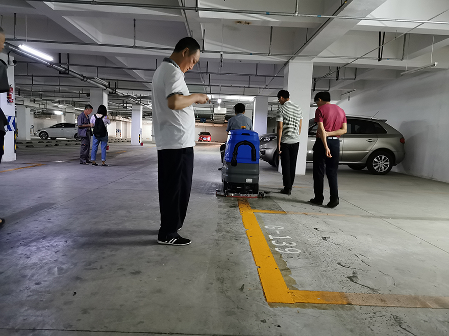 成都駕駛式洗地機,四川駕駛式洗地機,自貢駕駛式洗地機,宜賓駕駛式洗地機