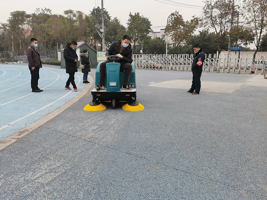 龍泉掃地機(jī),龍泉洗地機(jī),學(xué)校掃地機(jī),學(xué)校洗地機(jī)