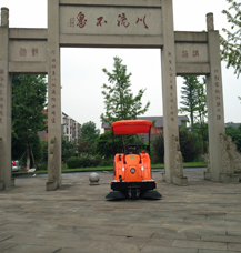 四川公園掃地車(chē)在新都園區(qū)的清潔