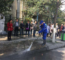 四川環(huán)衛(wèi)三輪沖洗車(chē)建設(shè)更美好的城市環(huán)境我們一直在努力